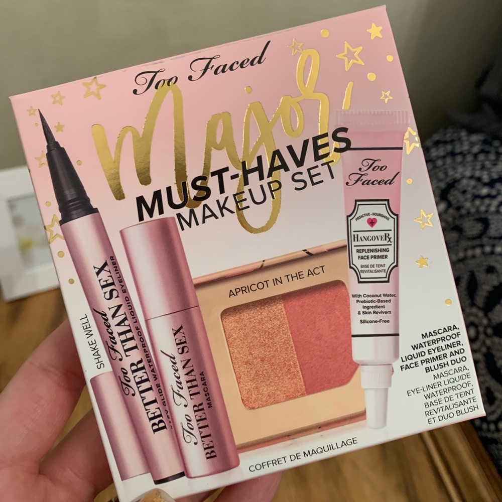 Too Faced Juicy Apricot Eye Cheek Kit retails $50 - Picture 3 of 8